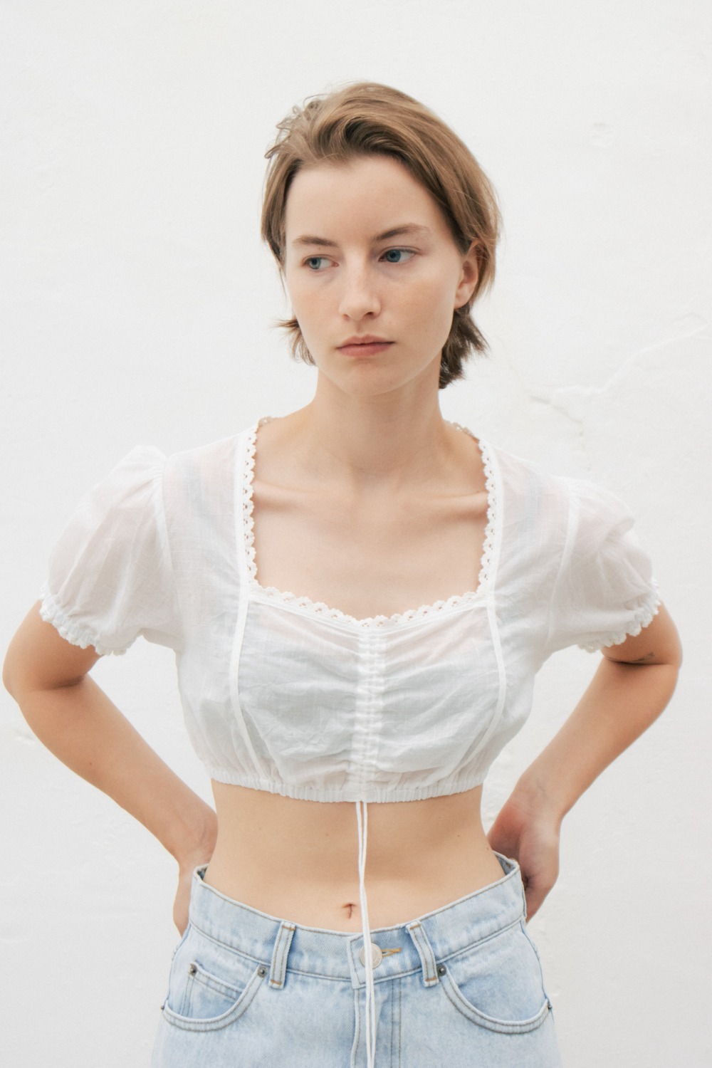 Via Holiday cropped blouse (ivory)